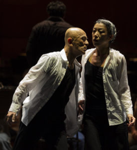 MICHEL CAVALCA | Saburo Teshigawara y Rihoko Sato convirtiendo en coreografía la <em>Sinfonía fantástica</em> de Berlioz con la Orquesta Nacional de Lyon