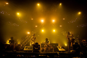 NICOLAS JOUBARD | Los ugandeses de Nihiloxica valiéndose de sus percusiones para encender el pabellón techno del festival