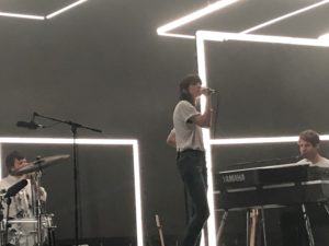 VICENÇ BATALLA | Charlotte Gainsbourg, entre el seus músics per la gira Rest