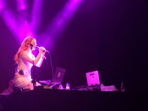 VICENÇ BATALLA | Holly Herndon, entre su voz y la de la robot Spawn en el SonarHall