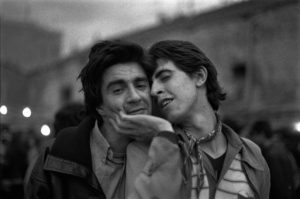 ALBERTO GARCÍA-ALIX | <em>Eduardo y Lirio</em>, epígrafe de la foto que hizo García-Alix del poeta maldito Eduardo Haro Ibars y su compañero Ángel Luis Martínez Lirio