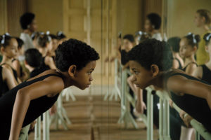 ARCHIVO | El actor Edilson Manuel Olvera, en la piel del bailarín Carlos Acosta cuando era niño en <em>Yuli</em> de Icíar Bollaín