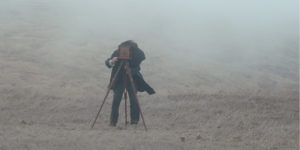 ARCHIVO | El fotógrafo protagonista en Blanco en blanco, de Théo Court, película ganadora del Cinélatino 2020 celebrado de forma virtual