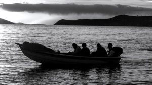 ARCHIVO | El blanco y negro de <em>Sirena</em>, de Carlos Piñeiro, que transcurre en el lago Titicaca