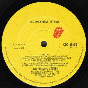 ARCHIVO | La cara A del vinilo <em>It's only rock 'n' roll (but I like it)</em>, de los Rolling Stones, en 1974