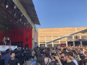 VICENÇ BATALLA | El públic estrenyent-se en un dels escenaris del Sónar 2019 per l'actuació de Bad Gyal, imatge que no s'ha pogut repetir aquest any