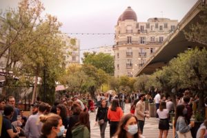 FRED H | L'enceinte extérieur de l'espace Ground Control à Paris, proche de la Gare de Lyon, avec le changement d'habitudes auxquelles a obligé le coronavirus