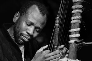 YANIS BAYBAUD | Ballaké Sissoko, el malí virtuoso de la kora compenetrándose con su instrumento