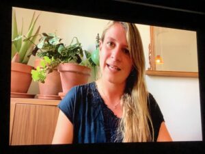 VICENÇ BATALLA | La realizadora catalana Clara Roquet, presentando a través de un vídeo <em>Libertad</em> en la Semana de la Crítica