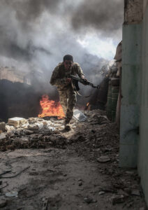 SAMEER AL-DOUMY/AFP | Un combattant rebelle de l'Armée de l'Islam dans le village de Tal al-Siwan, dans le district de Douma, près de Damas, en septembre 2016