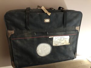 VICENÇ BATALLA | La maleta de Josep Bartolí cuando vivió una temporada en casa de su hermano Salvador, en el Guinardó de Barcelona, unos años después de la muerte de Franco
