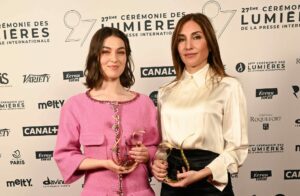 BESTIMAGE | Anamaria Vartolomei y Audrey Diwan, con los Lumières 2022 de mejor actriz y mejor película por <em>L'Événement </em>