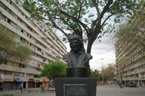 NACHO FALGUERAS | El bust de Camarón de la Isla al passeig de José Monge Cruz Camarón, de Sant Adrià del Besòs