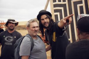 QUIM VIVES | El actor Sergi López y el director Oliver Laxe, durante el rodaje de Sirât en el Atlas marroquí